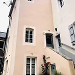 La Maison De Pierre بيت للعطل