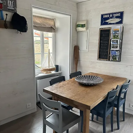 La Maison De Pierre Feriehus Port-en-Bessin-Huppain