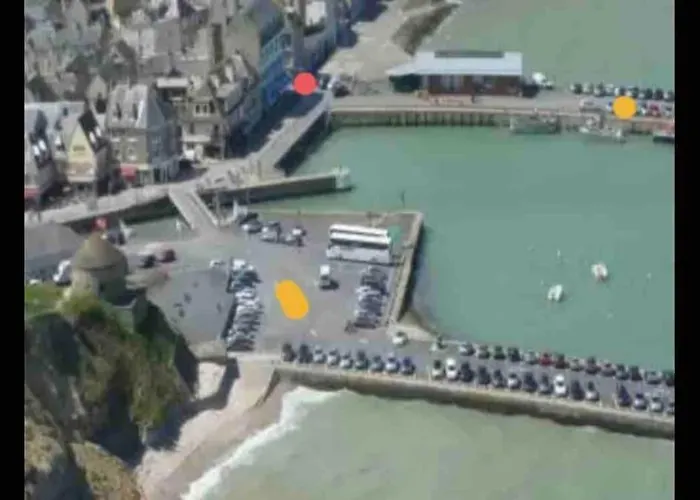 La Maison De Pierre Port-en-Bessin-Huppain